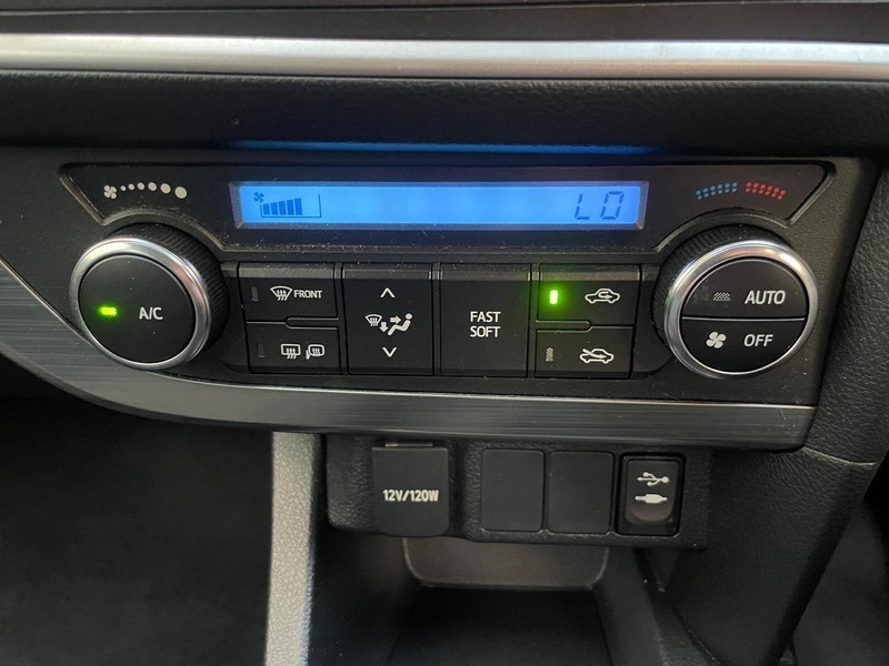 Toyota Auris 1.8 Vvti Hybrid Icon Cvt White #12
