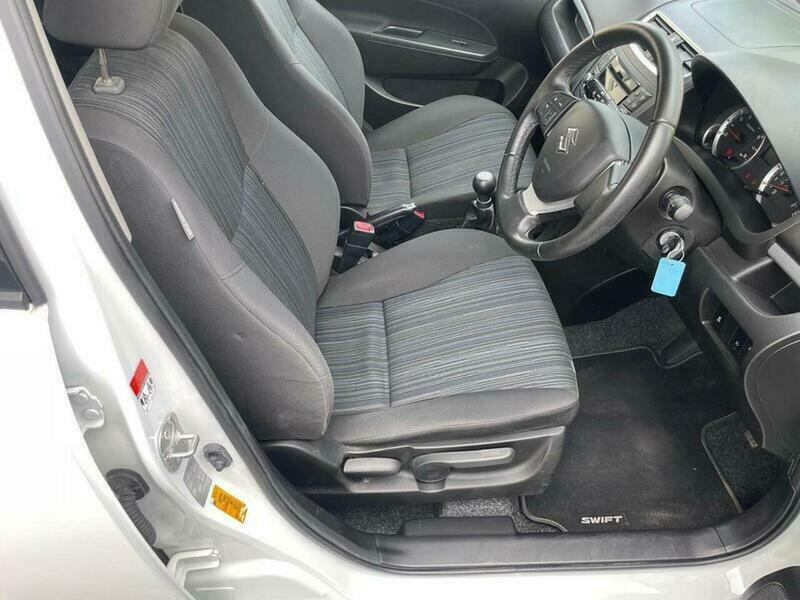 Suzuki Swift Hatchback White #33