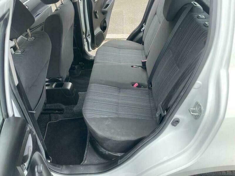 Suzuki Swift Hatchback White #13