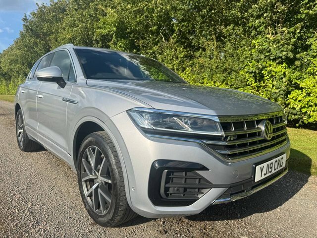 Volkswagen Touareg Estate YJ19CKG Silver #2