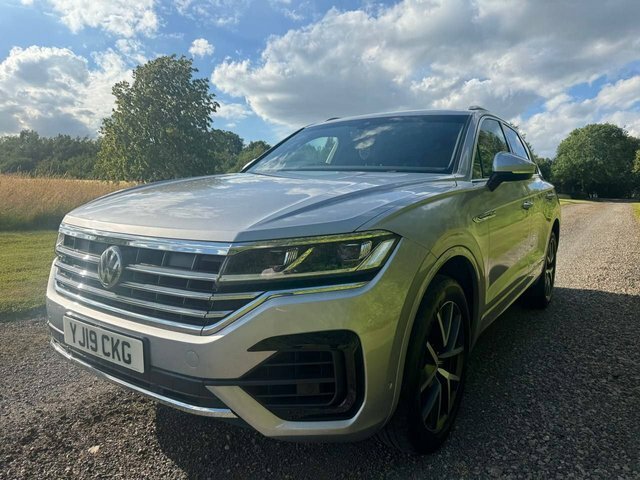 Volkswagen Touareg Estate YJ19CKG Silver #3