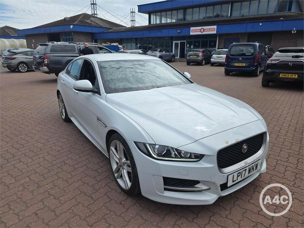 Jaguar XE Saloon 2.0D R-sport Euro 6 Ss 201717 White