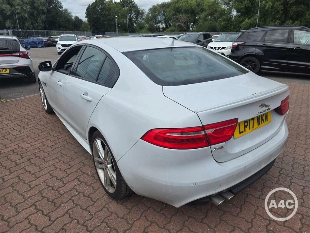 Jaguar XE Saloon 2.0D R-sport Euro 6 Ss 201717 White #4