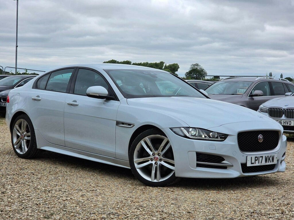 Jaguar XE Saloon 2.0D R-sport Euro 6 Ss 201717 White