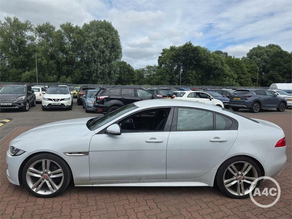 Jaguar XE Saloon 2.0D R-sport Euro 6 Ss 201717 White #3