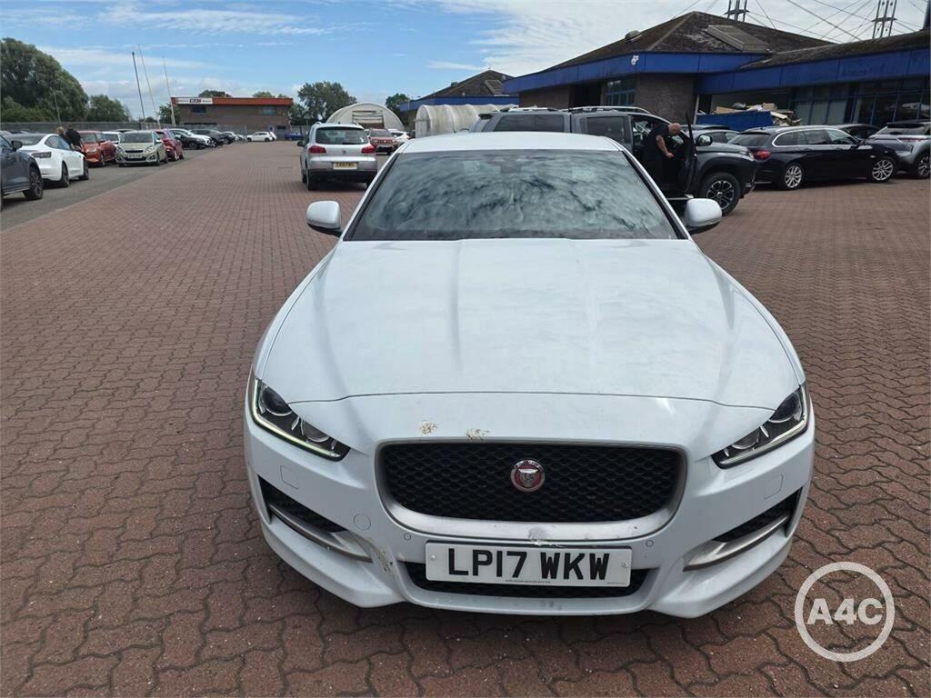 Jaguar XE Saloon 2.0D R-sport Euro 6 Ss 201717 White #2