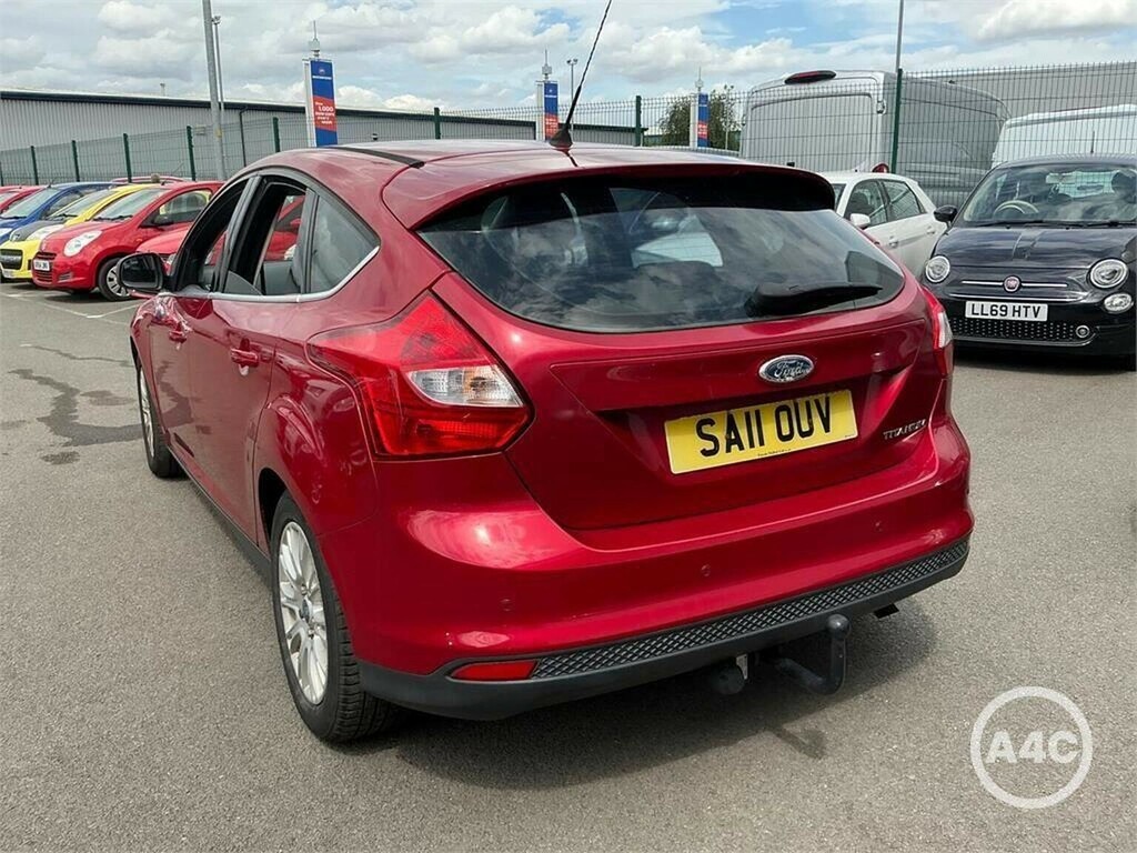 Ford Focus Hatchback 1.6 Titanium Euro 5 201111 SA11OUV Red #5