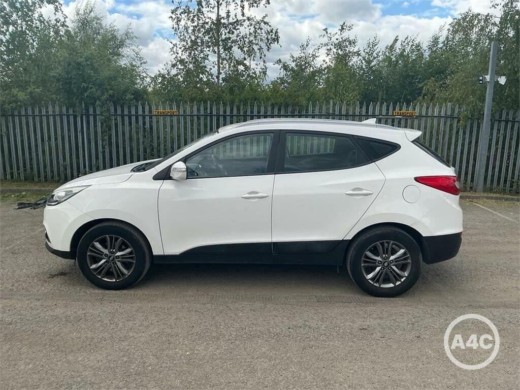 Hyundai Ix35 1.7 Crdi Se Euro 5 Ss Nav White #4