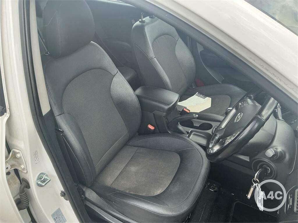 Hyundai Ix35 1.7 Crdi Se Suv Euro 5 Ss Na Black #9