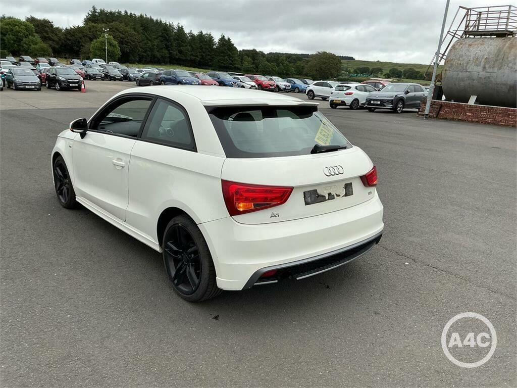 Audi A1 2.0 Tdi Black Edition Blue #2
