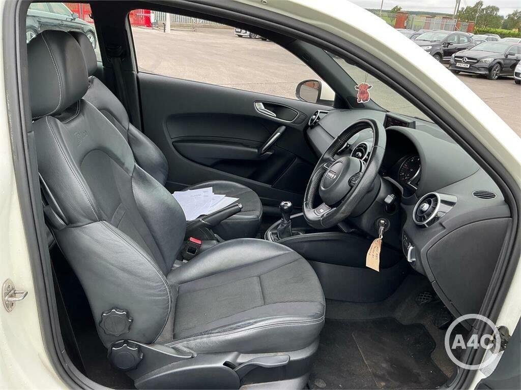 Audi A1 2.0 Tdi Black Edition Blue #5