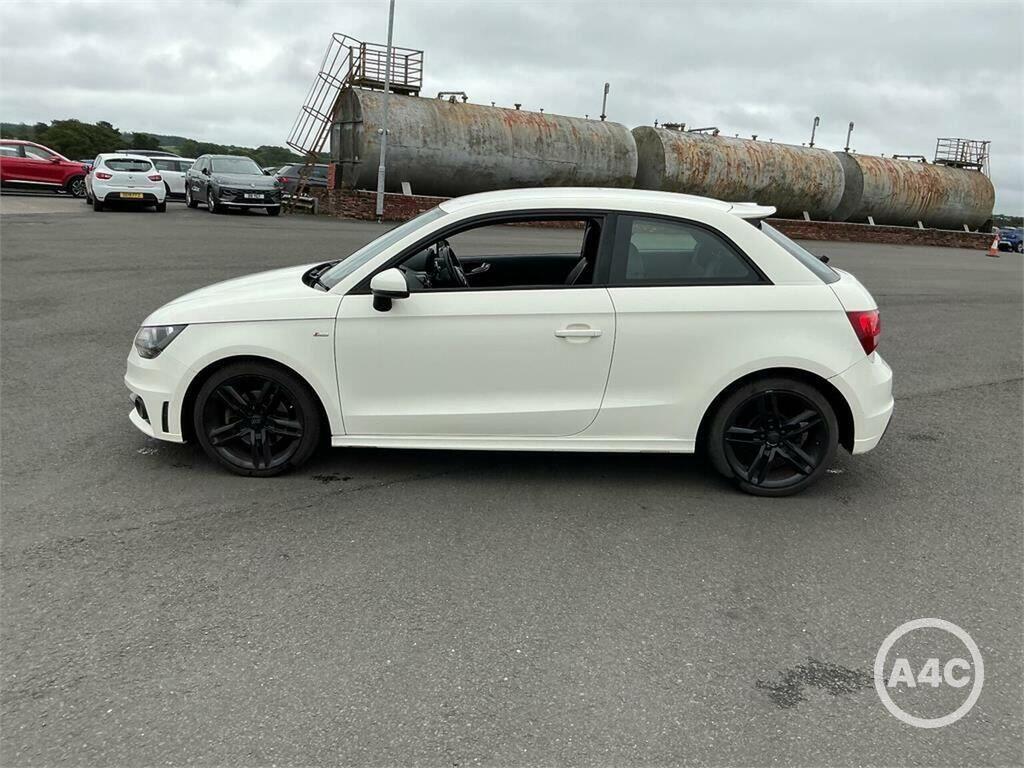 Audi A1 2.0 Tdi Black Edition Blue #4