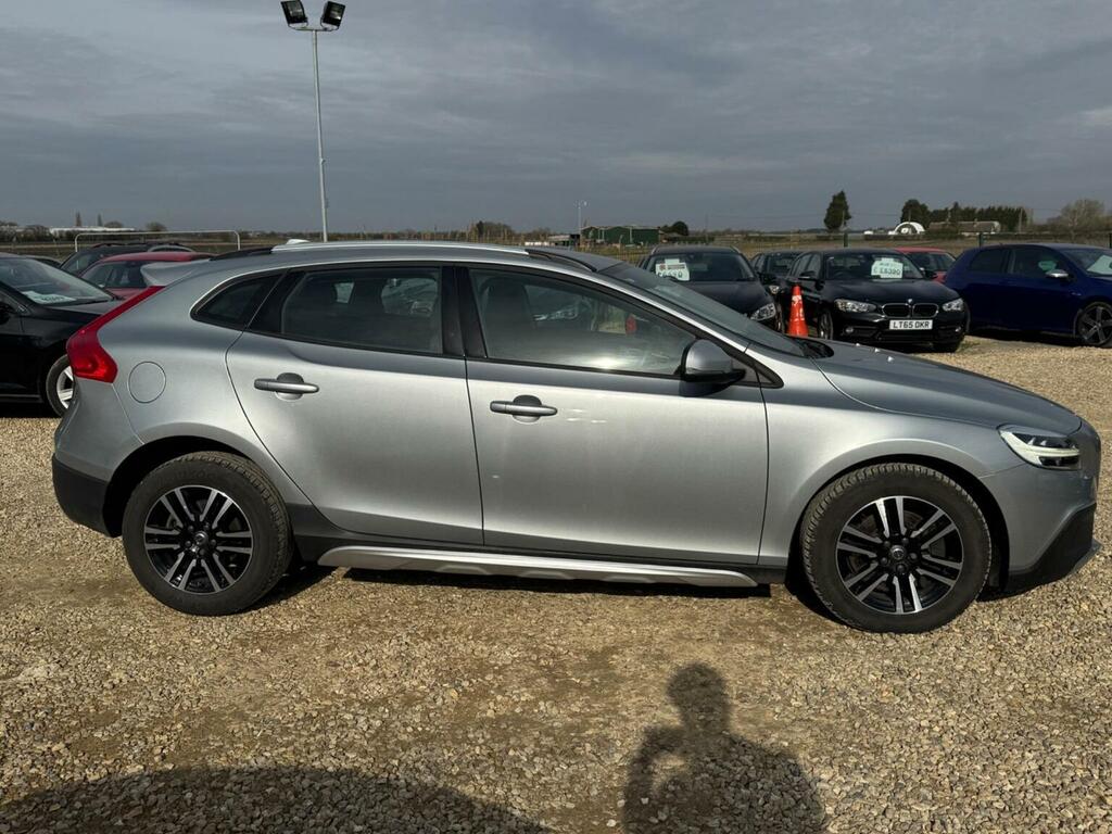 Volvo V40 Cross Country Hatchback 2.0 T3 Euro 6 Ss 201717 Silver #5