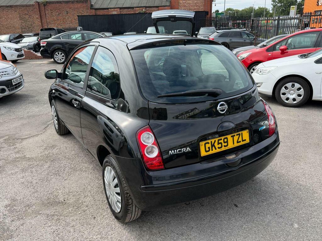 Nissan Micra 1.2 16V Visia Black #4