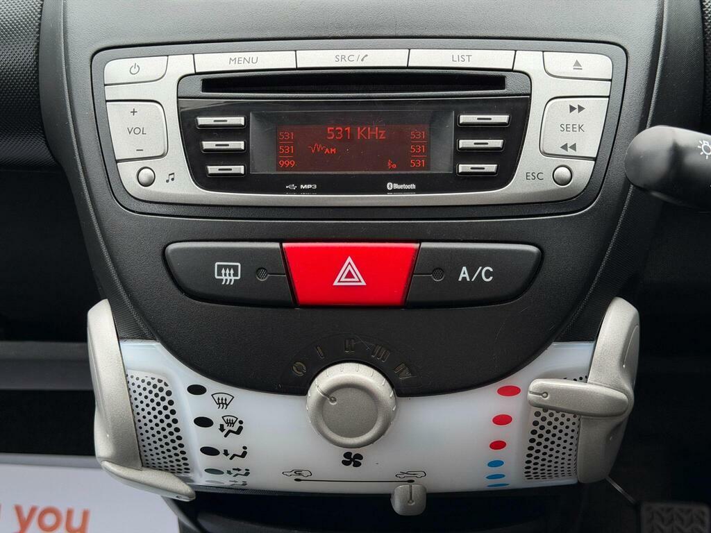Toyota Aygo Hatchback White #23