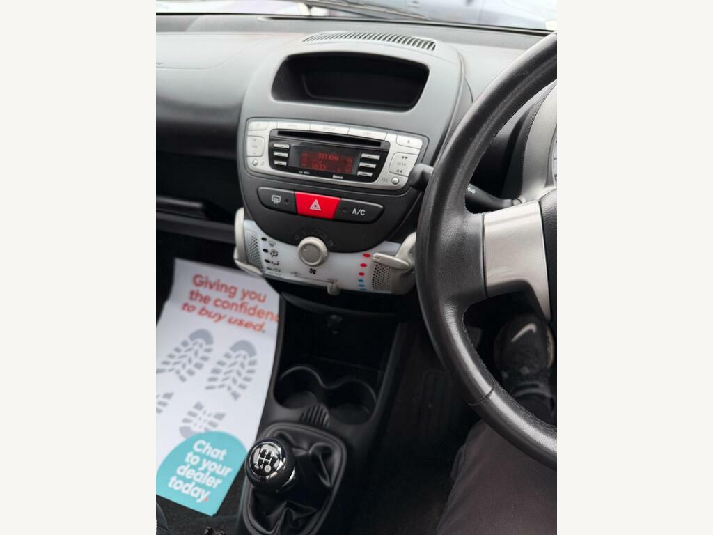 Toyota Aygo Hatchback White #13