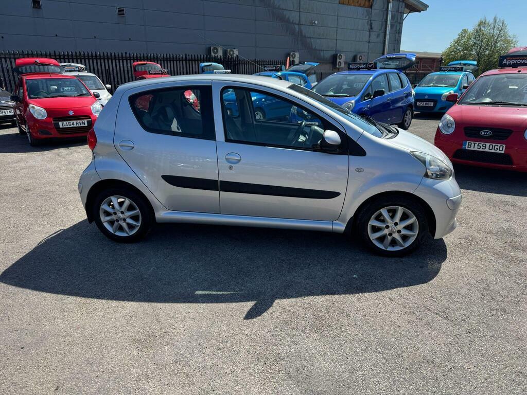 Toyota Aygo Hatchback Red #8