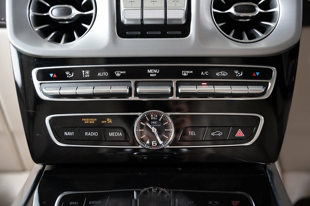 Mercedes-Benz G Class 2.9 G 400 D 4Matic Amg Line Premium 326 Bhp Grey #25