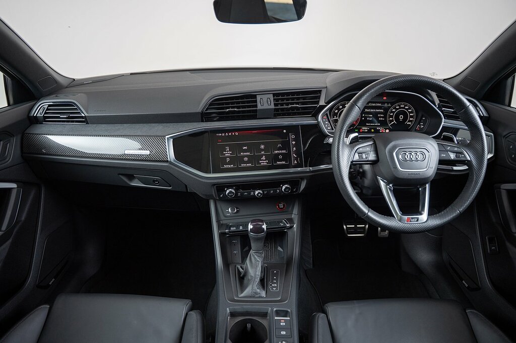 Audi RS Q3 Tfsi Vorsprung Black #4