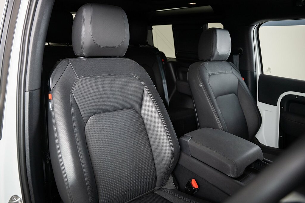 Land Rover Defender 90 D250 Mhev X-dynamic Se WJ23DYP White #3