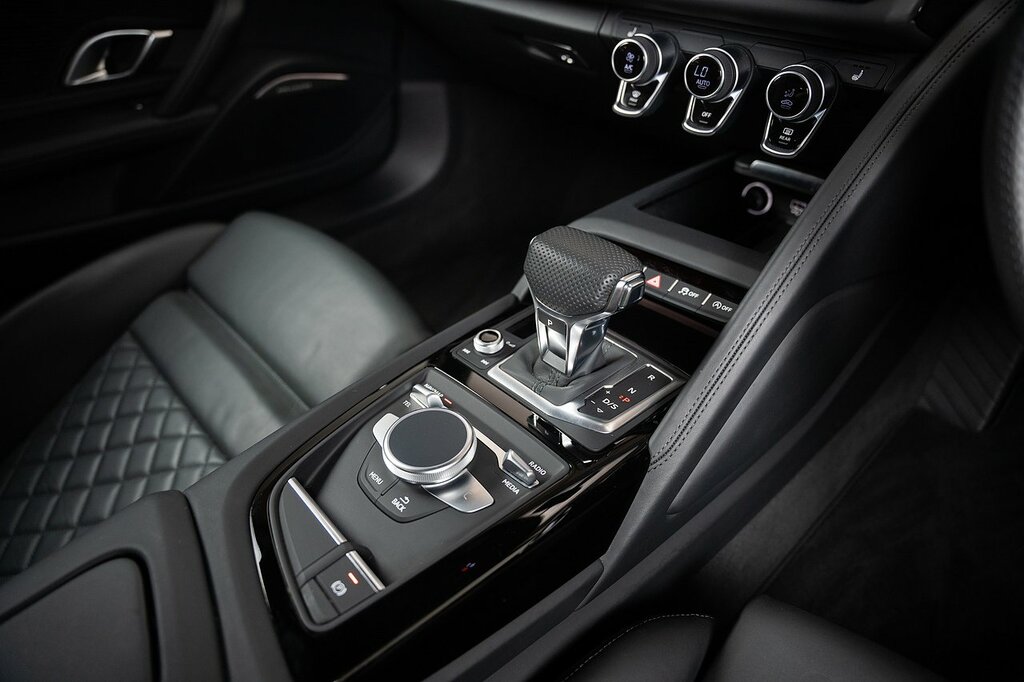 Audi R8 R8 Performance V10 Quattro Edition White #37