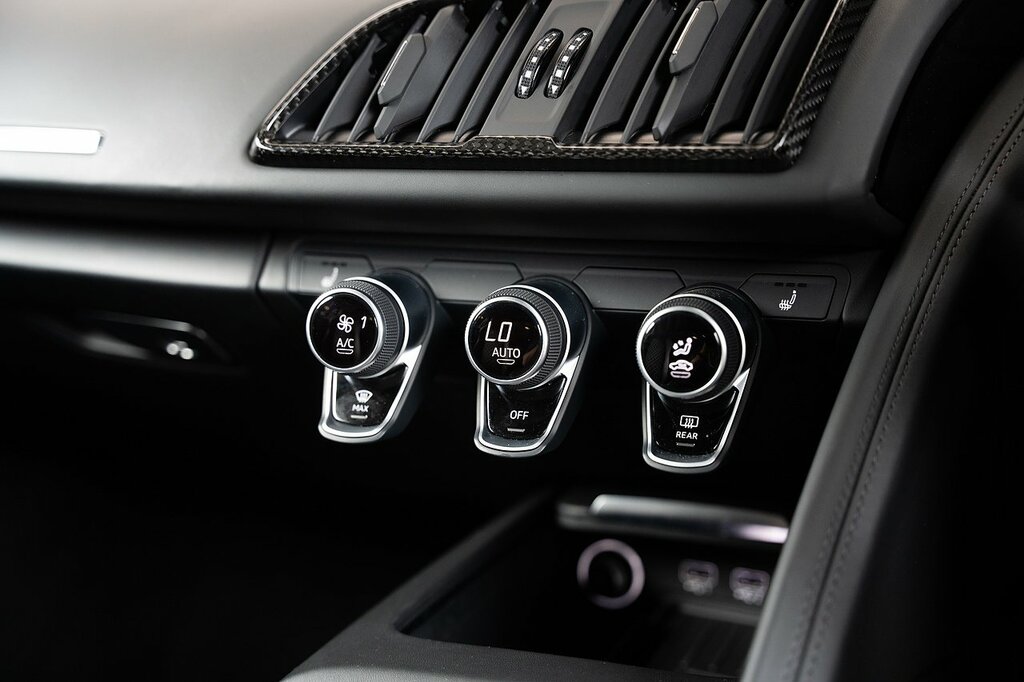 Audi R8 R8 Performance V10 Quattro Edition White #42
