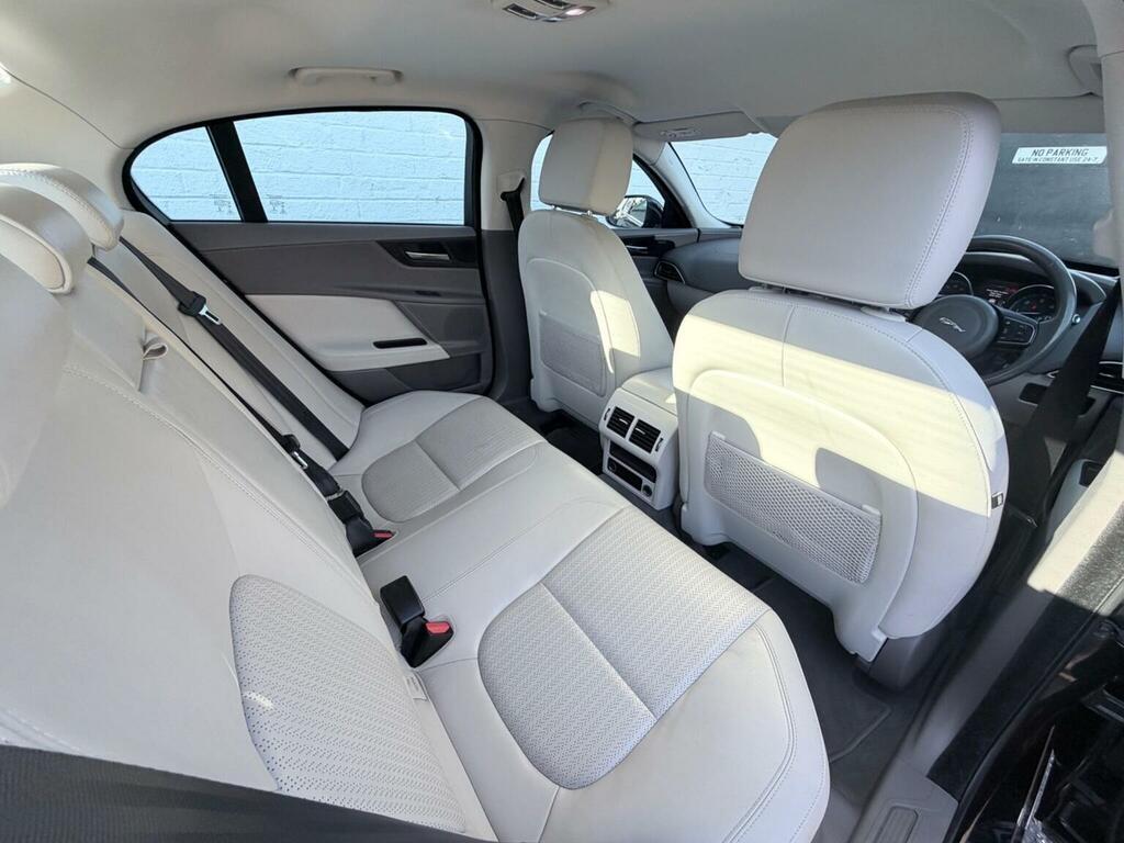 Jaguar XE 2.0D Portfolio Euro 6 Ss Black #6