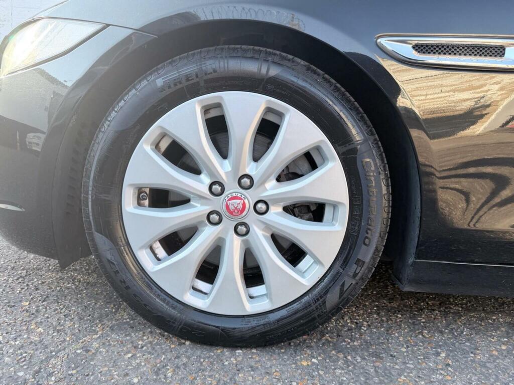 Jaguar XE  Black #59
