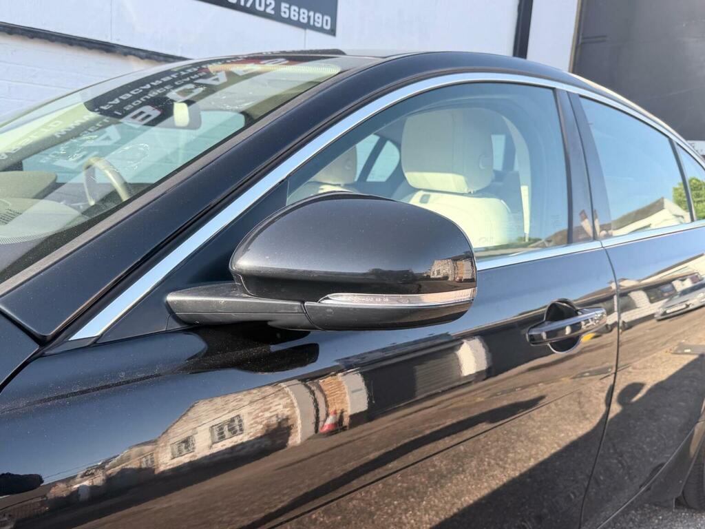 Jaguar XE  Black #20