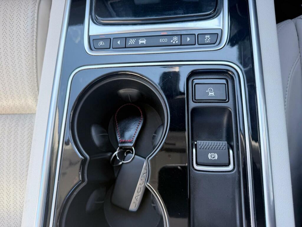 Jaguar XE  Black #43