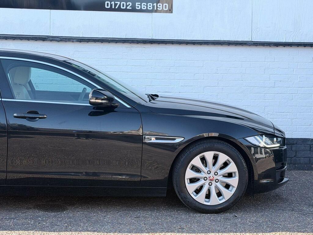 Jaguar XE 2.0D Portfolio Euro 6 Ss Black