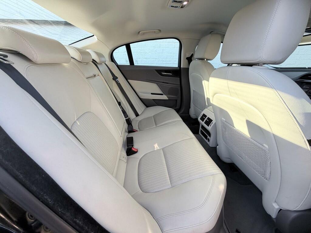 Jaguar XE 2.0D Portfolio Euro 6 Ss Black #5