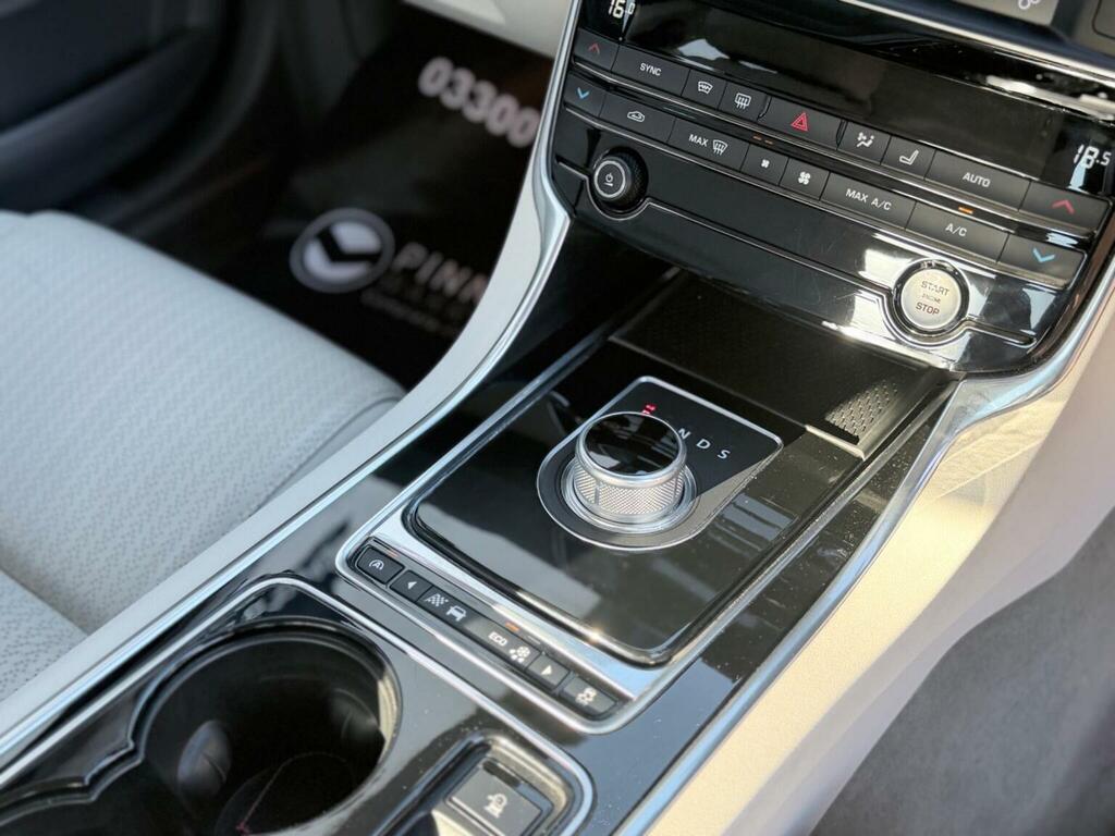 Jaguar XE  Black #10