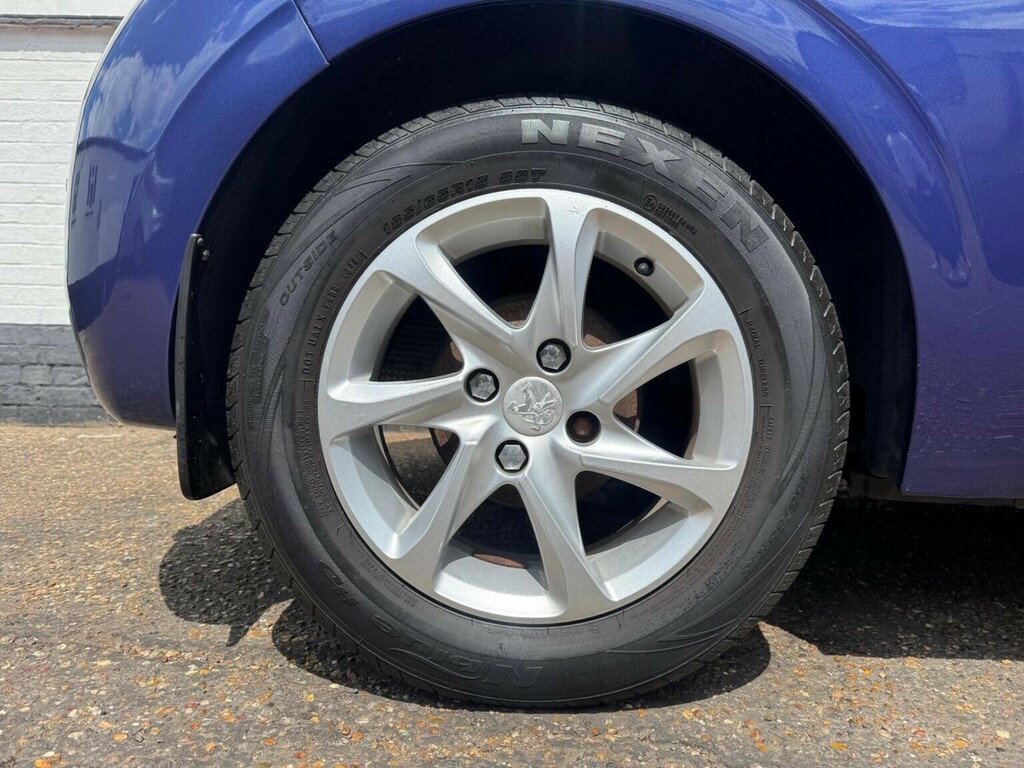 Peugeot 208 208 Access Blue #46