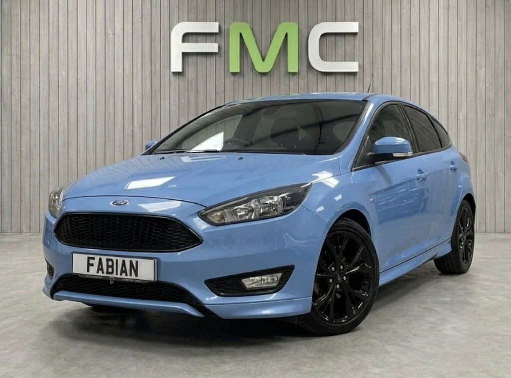 Ford Focus 1L St-line Blue