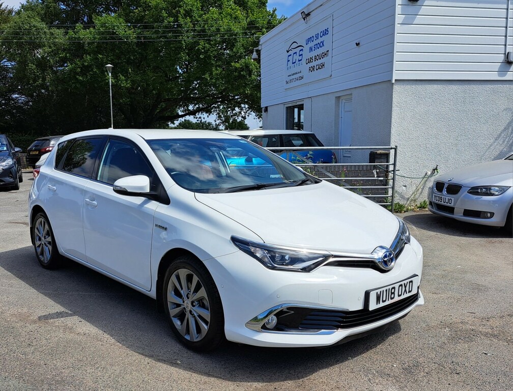 Toyota Auris Hatchback 1.8 Vvt-h Excel 2018 White