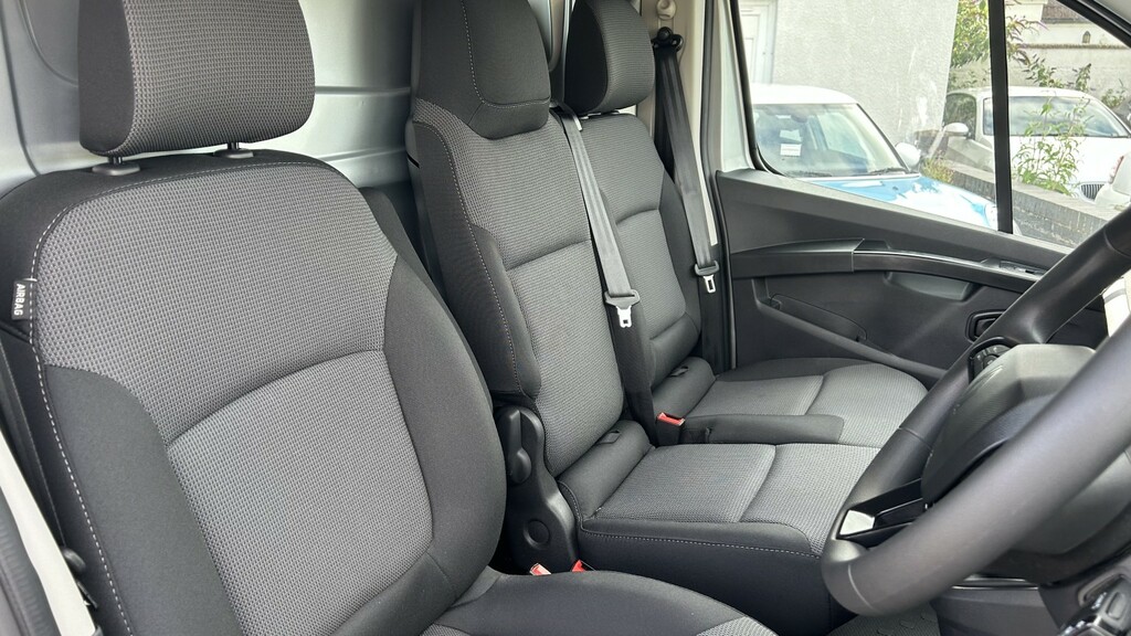 Renault Trafic Panel Van 2.0 Ll30 Blue Dci 130 Advance Panel Van Grey #5