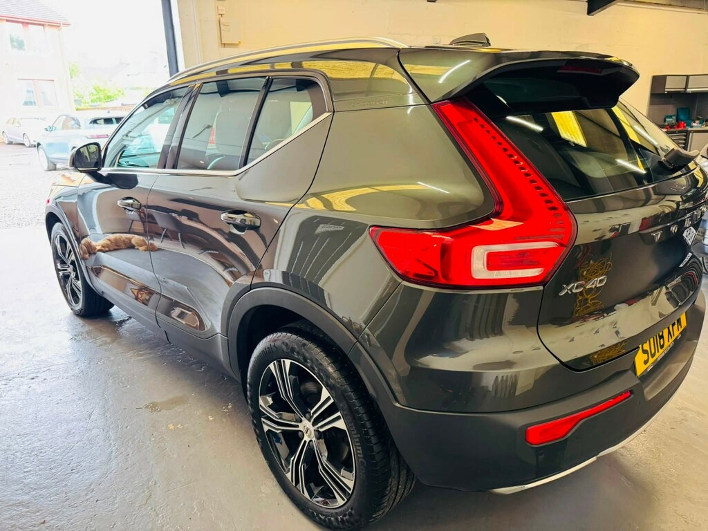 Volvo XC40 2.0 T4 Momentum Pro Awd Geartronic White #4
