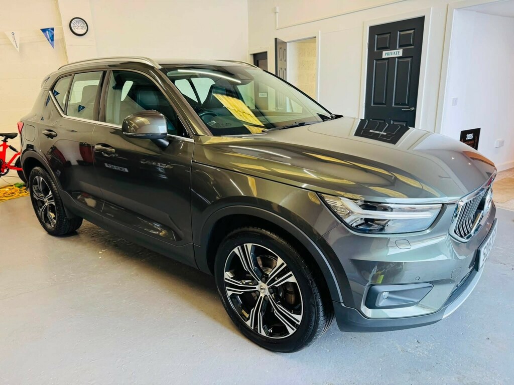 Volvo XC40 2.0 T4 Momentum Pro Awd Geartronic White #1