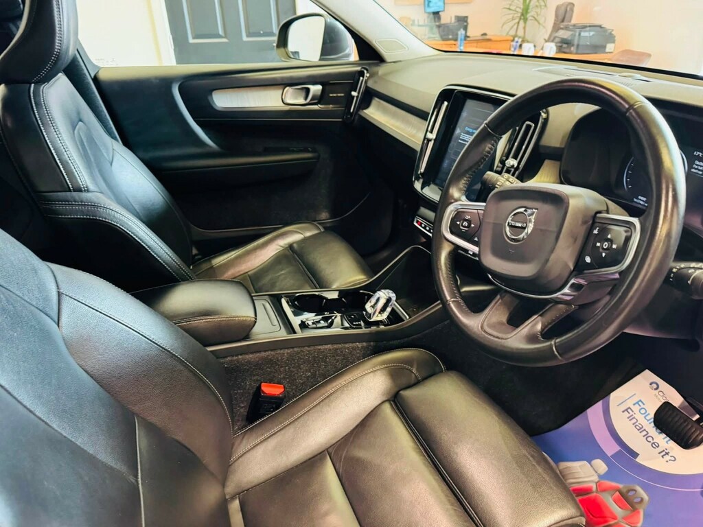 Volvo XC40 2.0 T4 Momentum Pro Awd Geartronic White #5