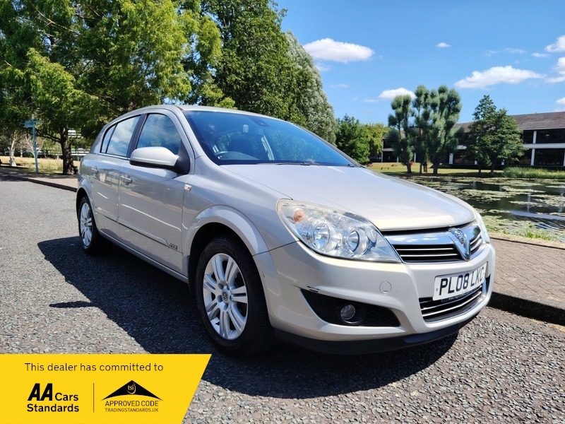 Vauxhall Astra 1.8I 16V Design Hatchback Beige