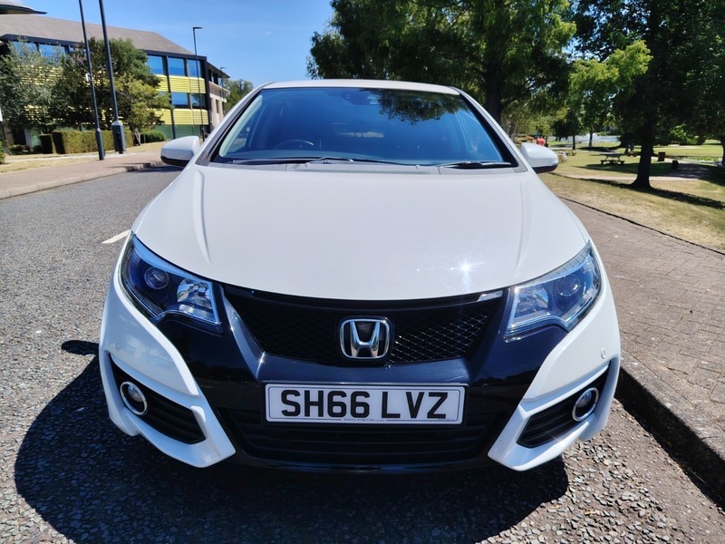 Honda Civic 1.8 I-vtec Se Plus White #2