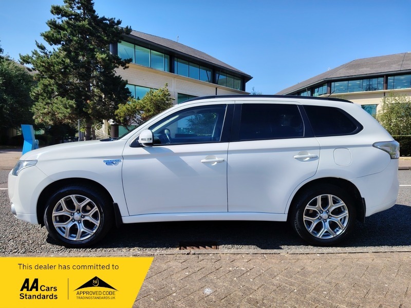 Mitsubishi Outlander 2.0H 12Kwh Gx3h Suv White #4