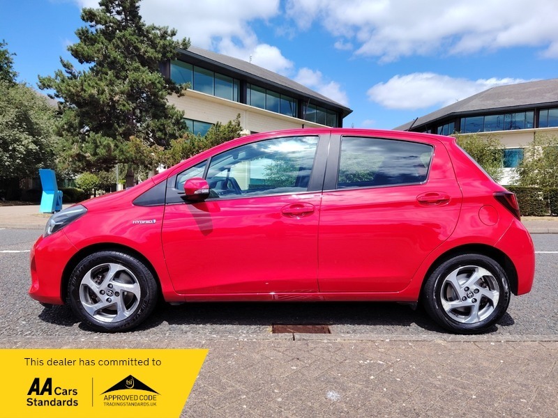 Toyota Yaris 1.5 Vvt-h Excel Hatchback Hybrid E-cvt White #4