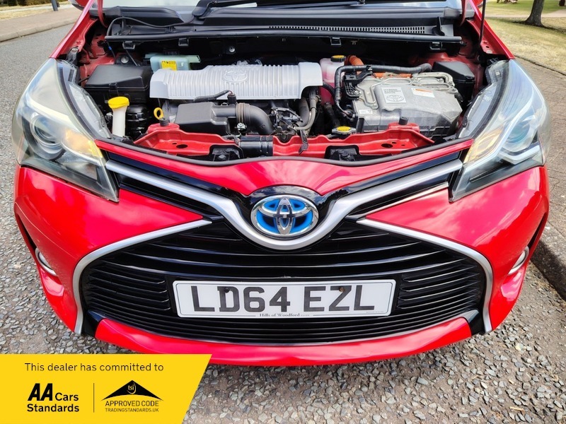 Toyota Yaris 1.5 Vvt-h Excel Hatchback Hybrid E-cvt White #38