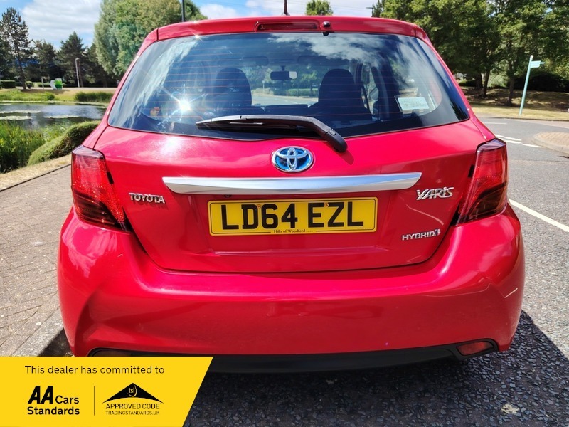 Toyota Yaris 1.5 Vvt-h Excel Hatchback Hybrid E-cvt White #6