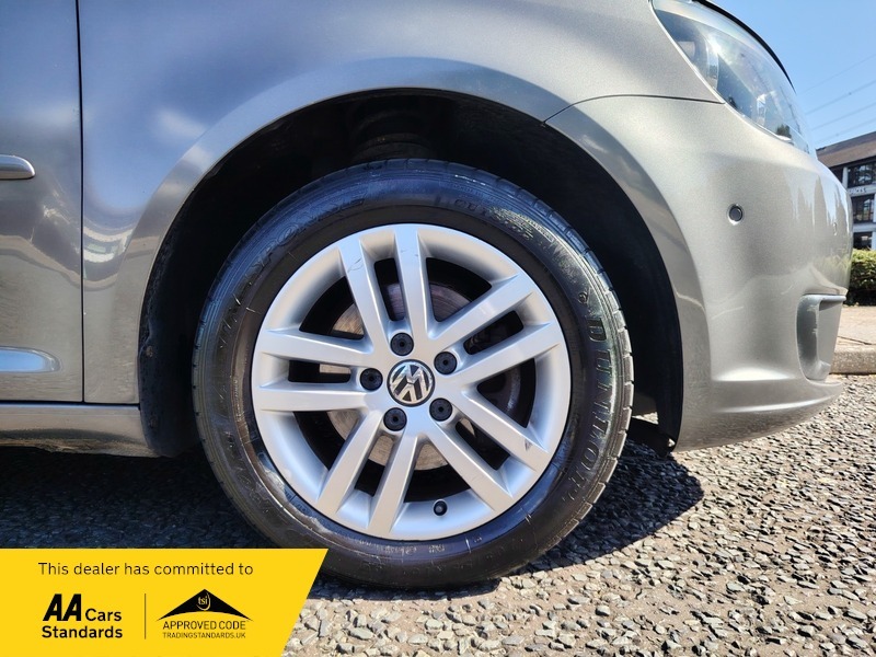 Volkswagen Touran Se Tdi Dsg Black #16