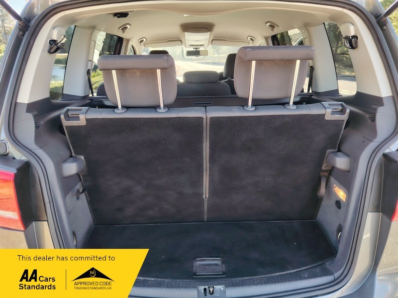 Volkswagen Touran Se Tdi Dsg Black #10