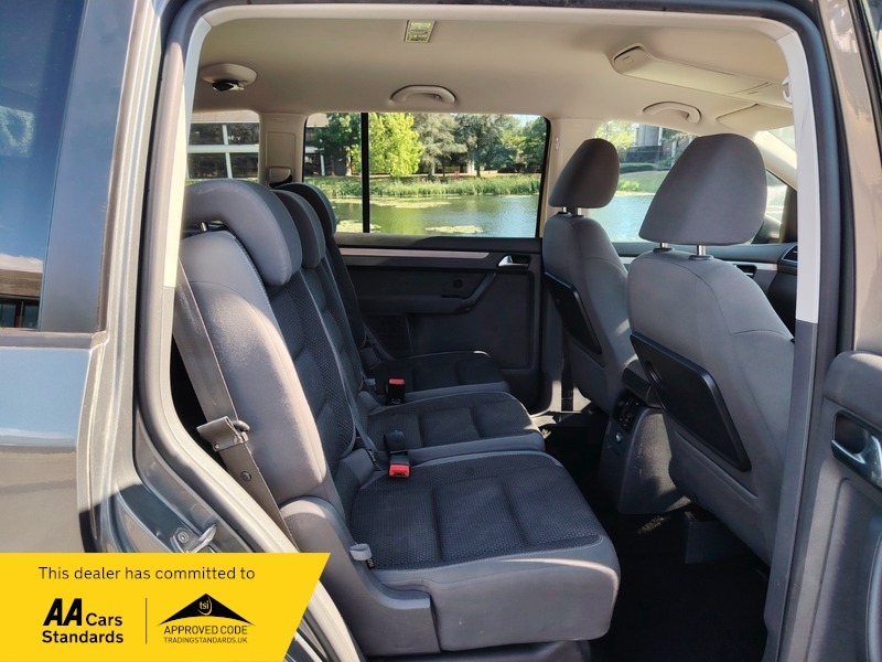 Volkswagen Touran Se Tdi Dsg Black #27
