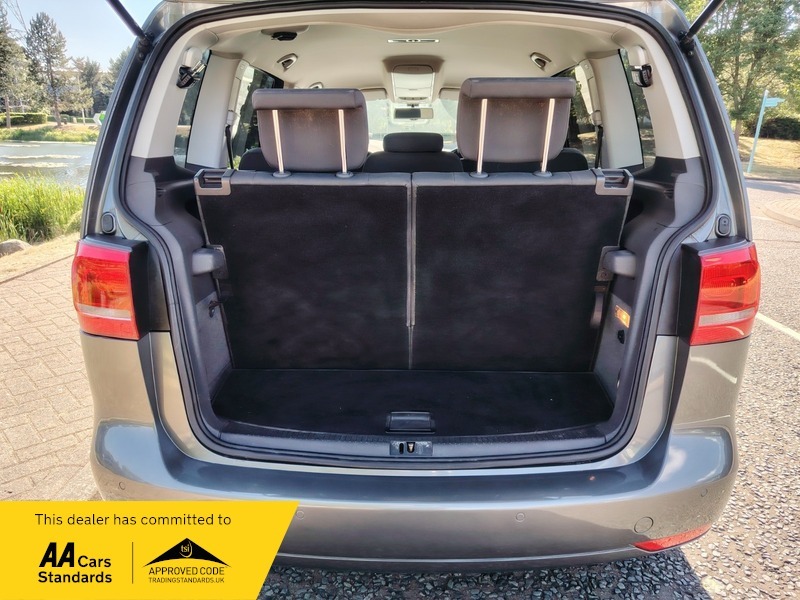 Volkswagen Touran Se Tdi Dsg Black #8